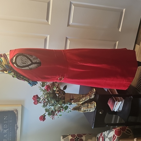Tahari Arthur S. Levine Sleeveless, Red Sheath Dress, Gold Buckles, Size 12 - Picture 6 of 12